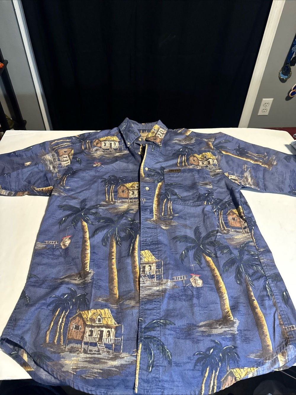 Woolrich Shirt Mens Medium Button Up Floral Palm Trees Tiki Hut 100% Cotton Blue